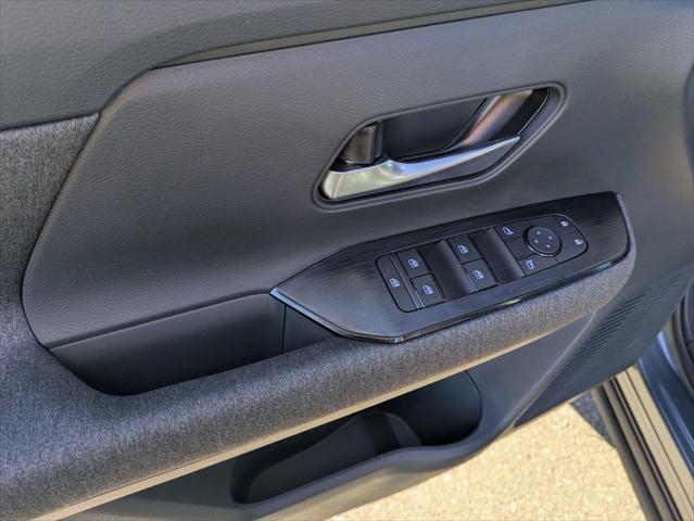 new 2025 Nissan Kicks car, priced at $25,075