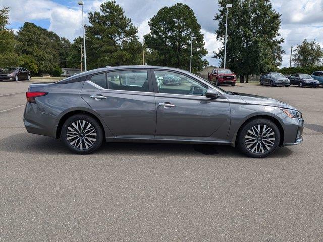 new 2025 Nissan Altima car, priced at $32,335