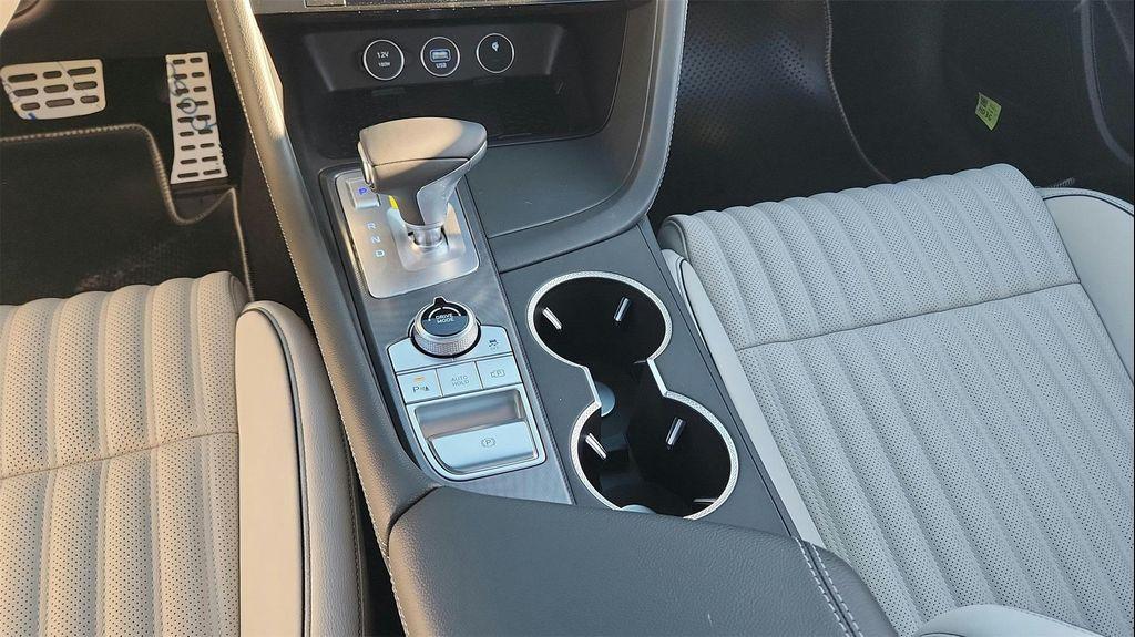 new 2025 Genesis G70 car, priced at $49,155