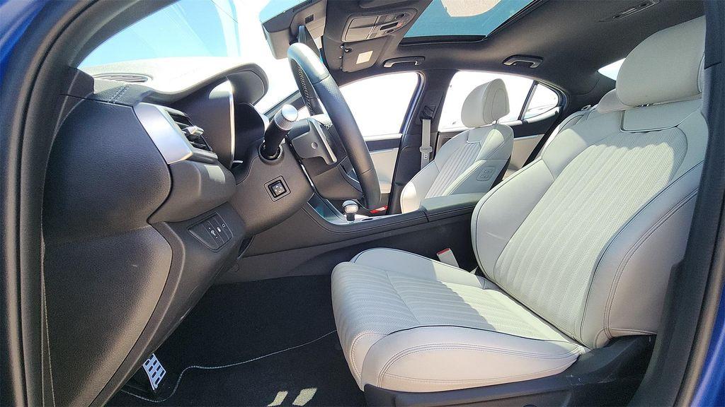 new 2025 Genesis G70 car, priced at $49,155