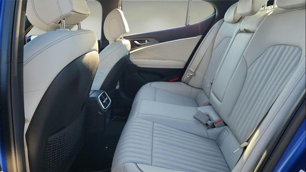 new 2025 Genesis G70 car, priced at $49,155