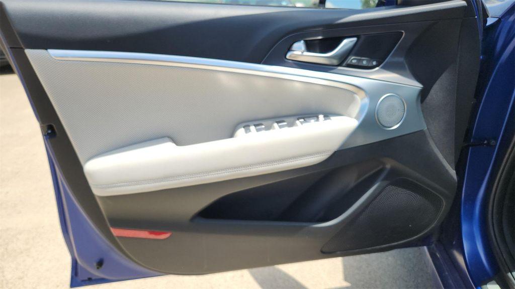 new 2025 Genesis G70 car, priced at $49,155