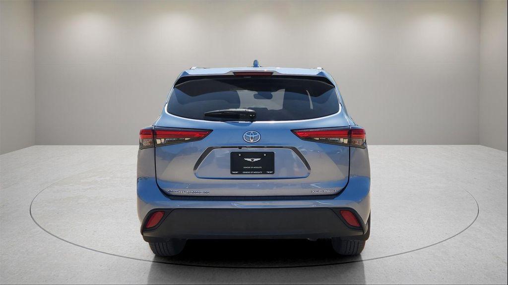 used 2022 Toyota Highlander car, priced at $32,528