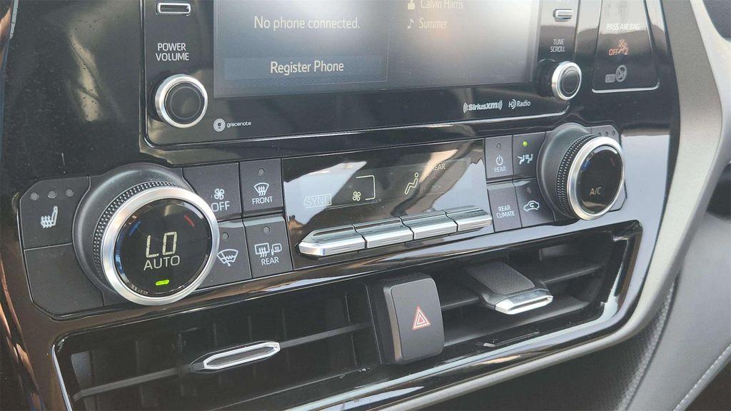 used 2022 Toyota Highlander car, priced at $32,528