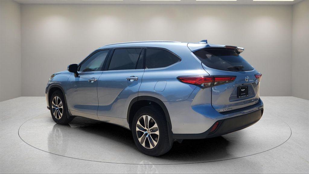 used 2022 Toyota Highlander car, priced at $32,528