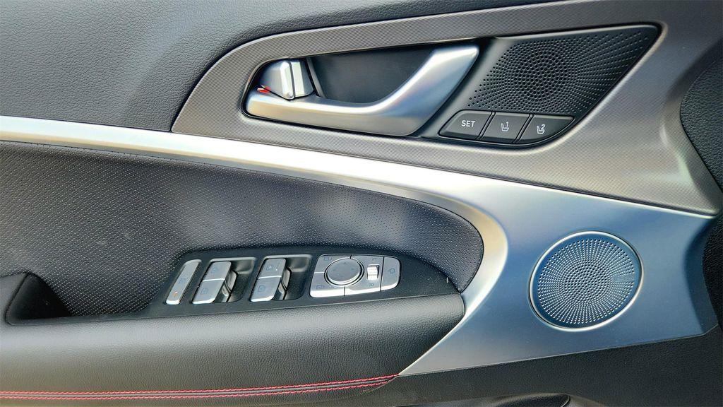 new 2025 Genesis G70 car, priced at $48,525