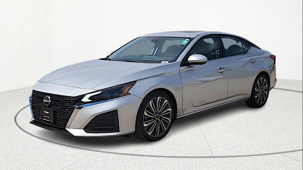 used 2023 Nissan Altima car, priced at $19,227