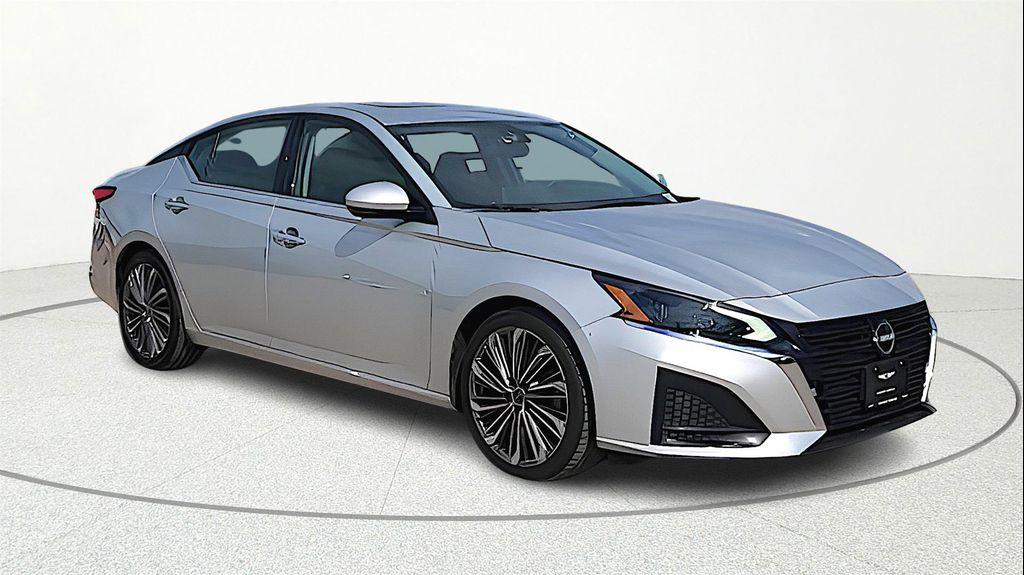 used 2023 Nissan Altima car, priced at $19,227