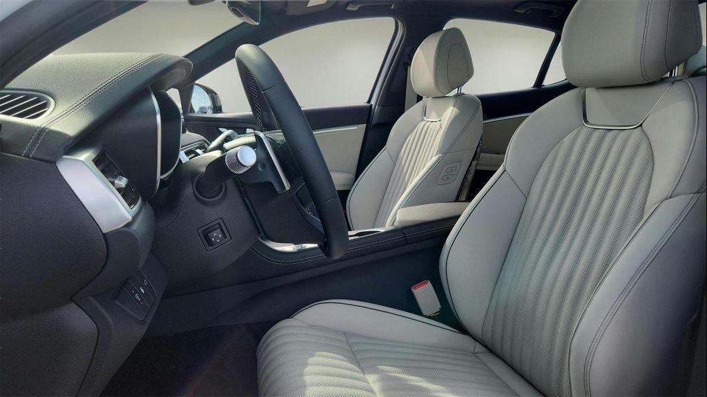 new 2025 Genesis G70 car, priced at $54,655