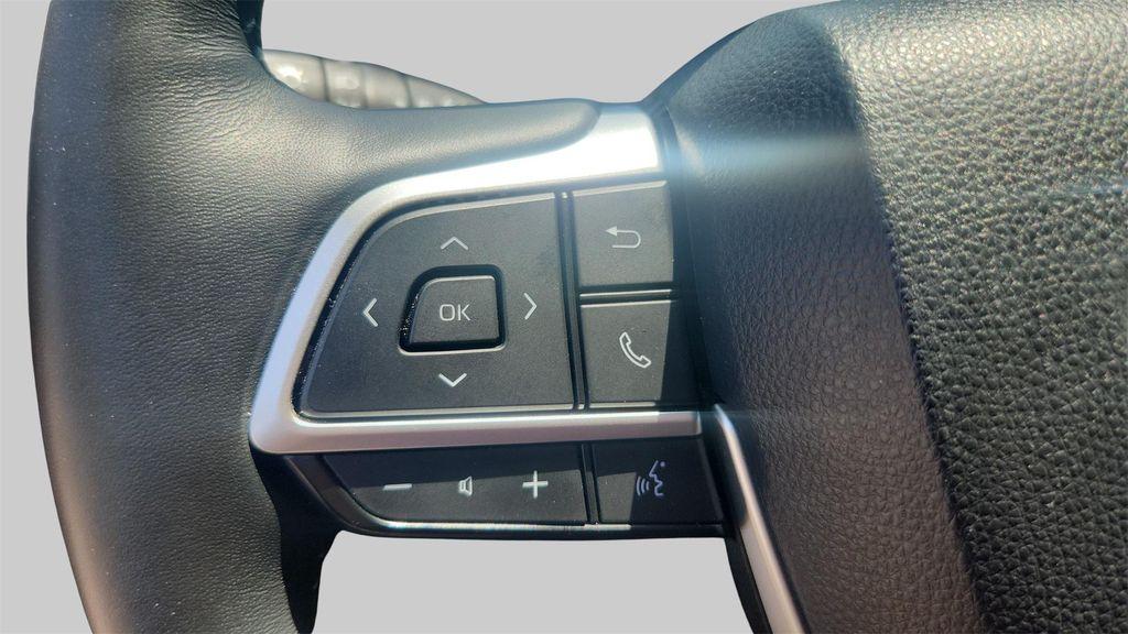 used 2024 Toyota Highlander car, priced at $40,750