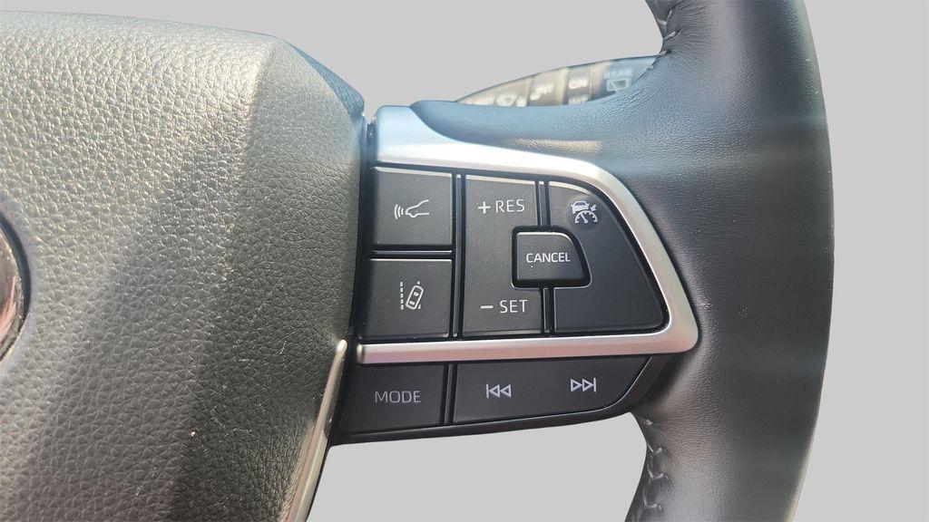 used 2024 Toyota Highlander car, priced at $40,750