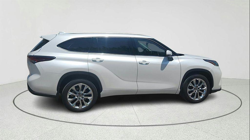 used 2024 Toyota Highlander car, priced at $40,750