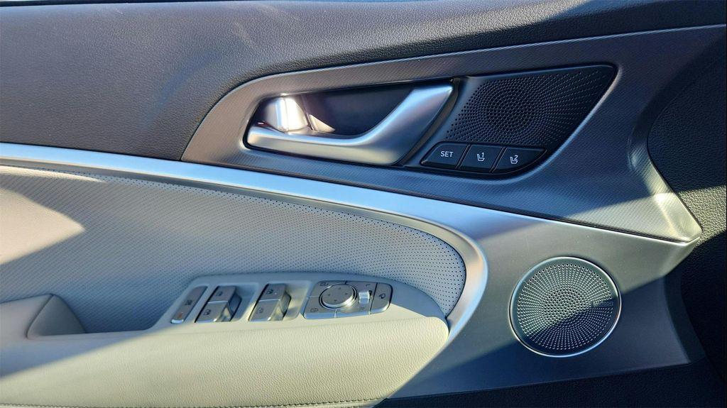 new 2025 Genesis G70 car, priced at $49,295