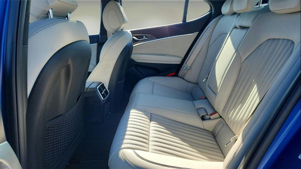 new 2025 Genesis G70 car, priced at $49,295