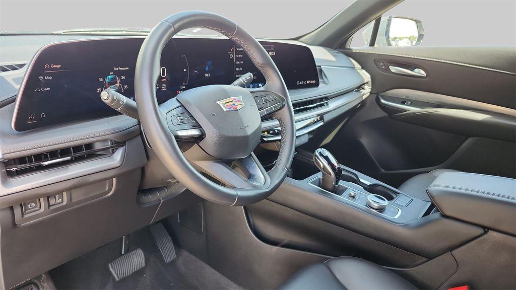 used 2025 Cadillac XT4 car, priced at $33,920