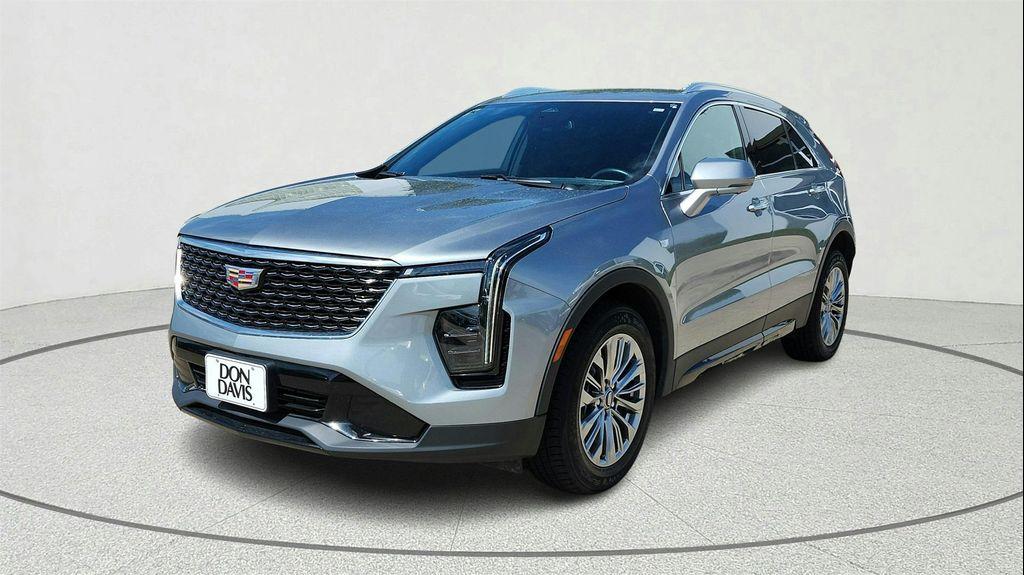 used 2025 Cadillac XT4 car, priced at $33,920