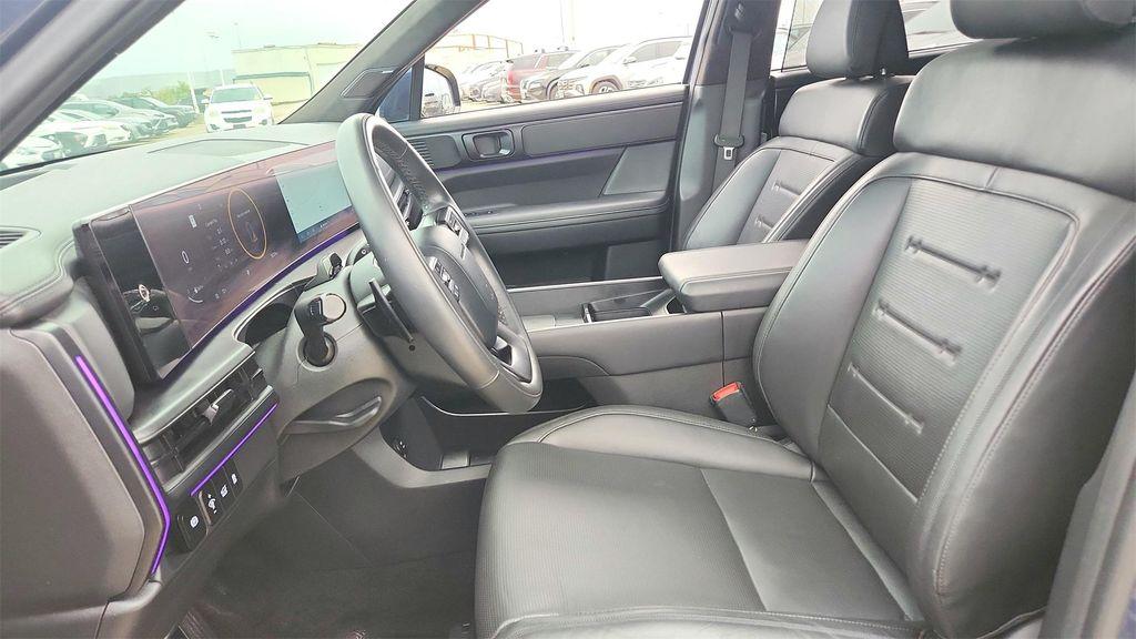 used 2025 Hyundai Santa Fe car, priced at $39,995