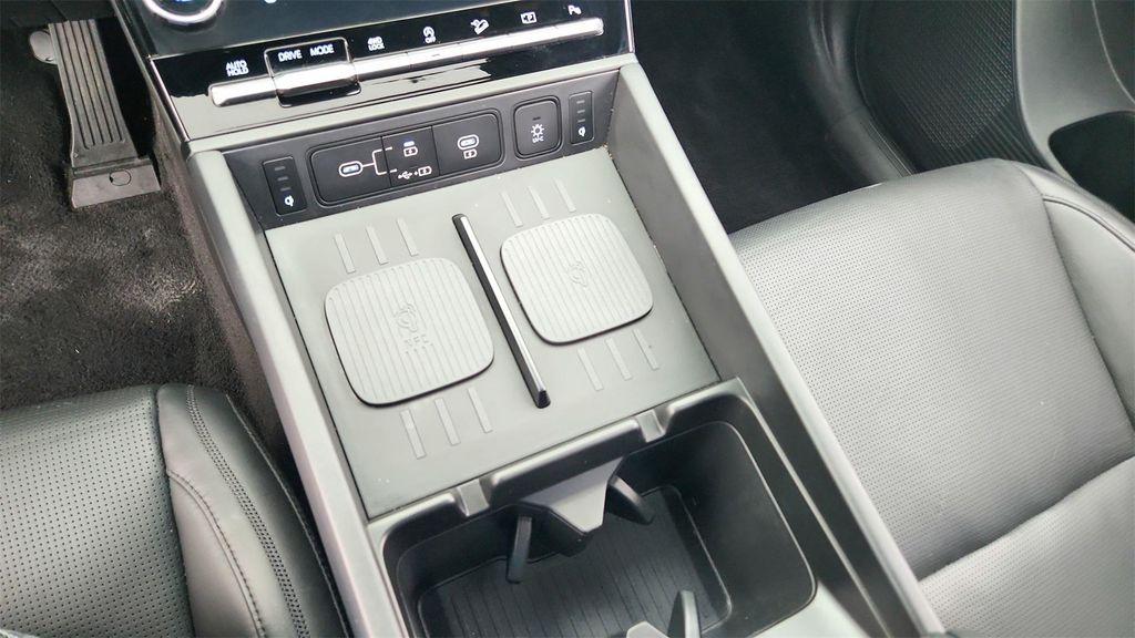 used 2025 Hyundai Santa Fe car, priced at $39,995