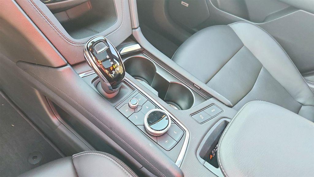 used 2022 Cadillac XT6 car, priced at $39,452