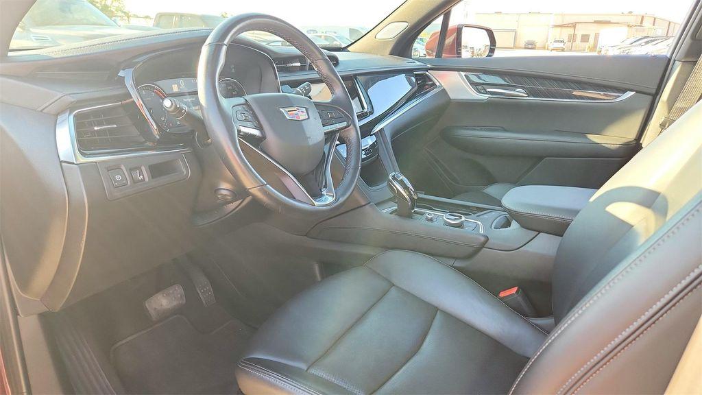 used 2022 Cadillac XT6 car, priced at $39,452