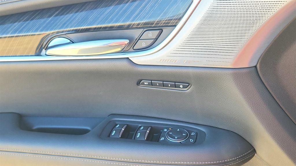 used 2022 Cadillac XT6 car, priced at $39,452