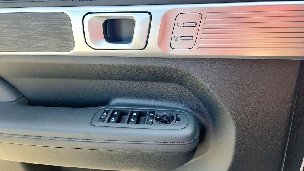 used 2025 Hyundai Santa Fe car, priced at $39,995