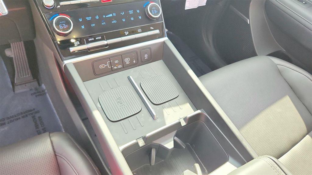 used 2025 Hyundai Santa Fe car, priced at $39,995