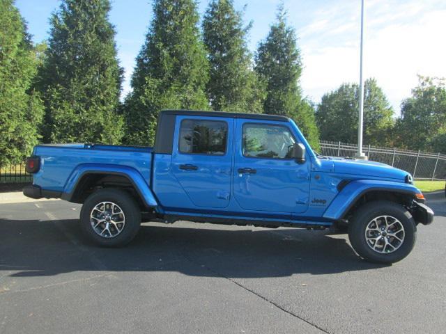 new 2024 Jeep Gladiator car, priced at $51,425