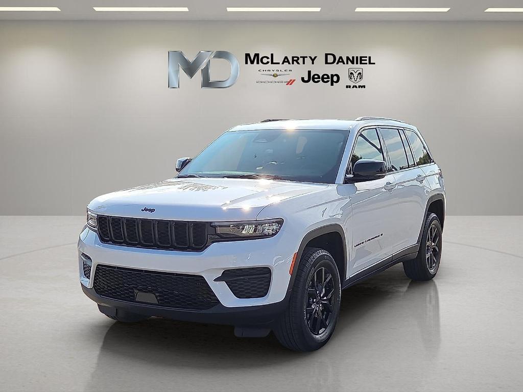 new 2025 Jeep Grand Cherokee car, priced at $40,650