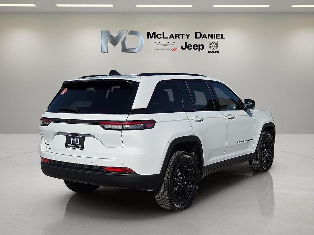new 2025 Jeep Grand Cherokee car, priced at $40,650