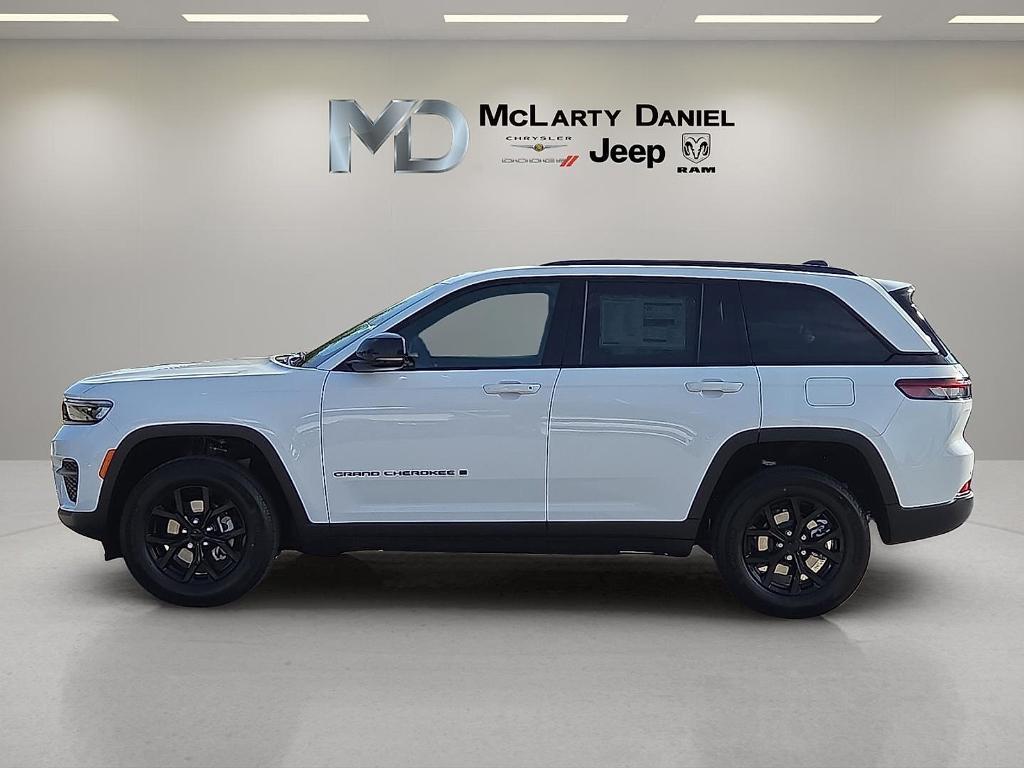 new 2025 Jeep Grand Cherokee car, priced at $40,650