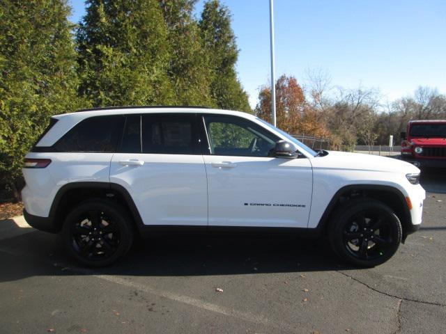 new 2025 Jeep Grand Cherokee car, priced at $40,484