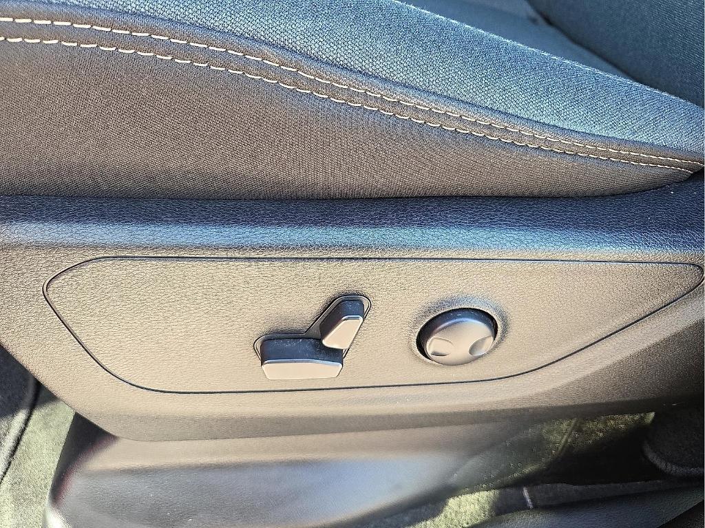 used 2022 Ram 1500 car, priced at $35,192