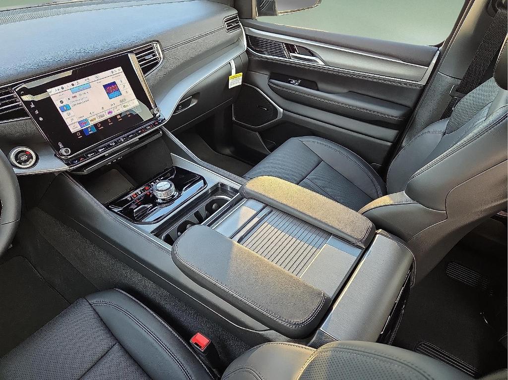new 2025 Jeep Wagoneer L car, priced at $75,454