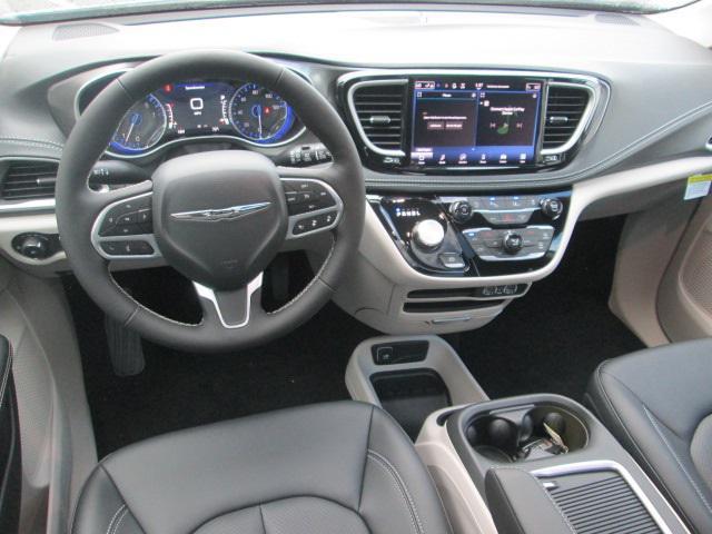 new 2024 Chrysler Pacifica car, priced at $41,036