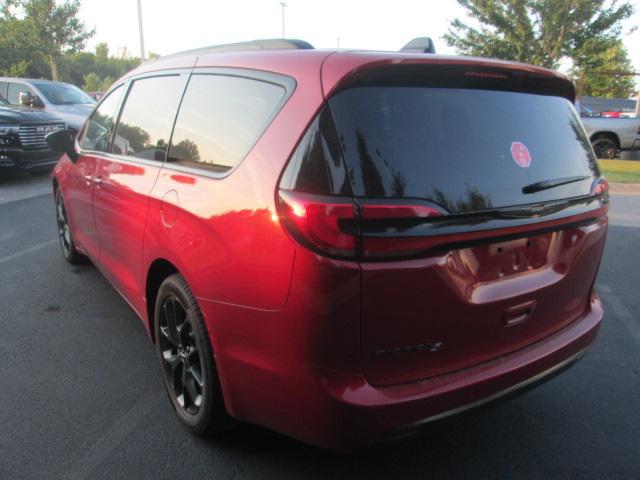 new 2024 Chrysler Pacifica car, priced at $43,420