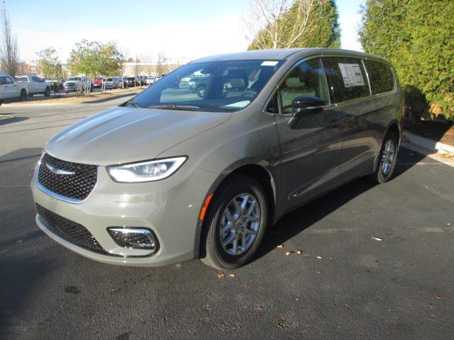 new 2025 Chrysler Pacifica car, priced at $40,512