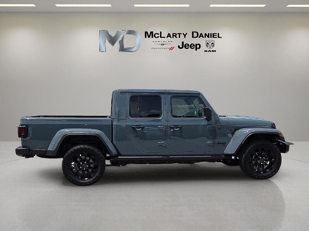 new 2025 Jeep Gladiator car, priced at $39,462