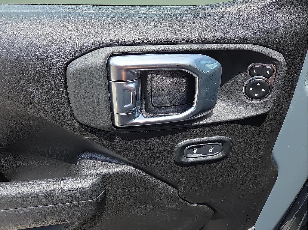 new 2025 Jeep Gladiator car, priced at $39,462