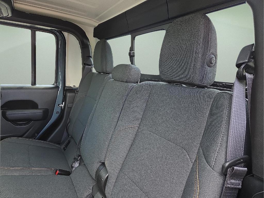 new 2025 Jeep Gladiator car, priced at $39,462