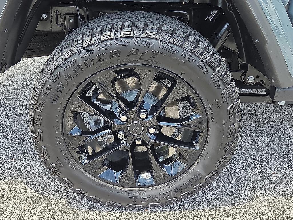new 2025 Jeep Gladiator car, priced at $39,462