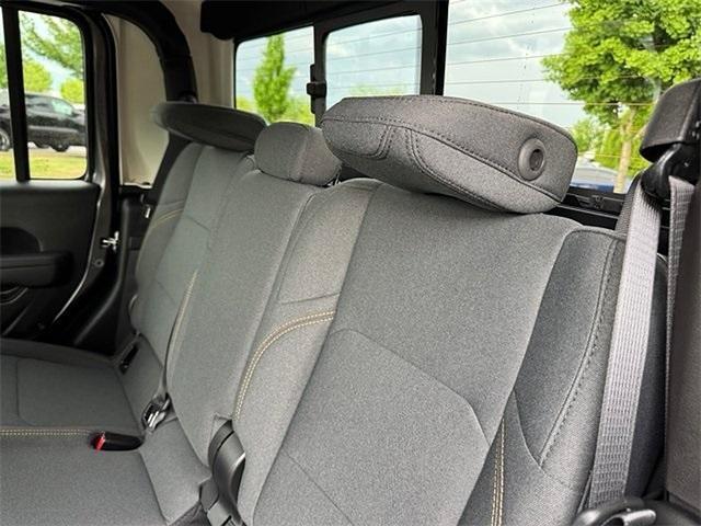 new 2025 Jeep Gladiator car, priced at $40,135