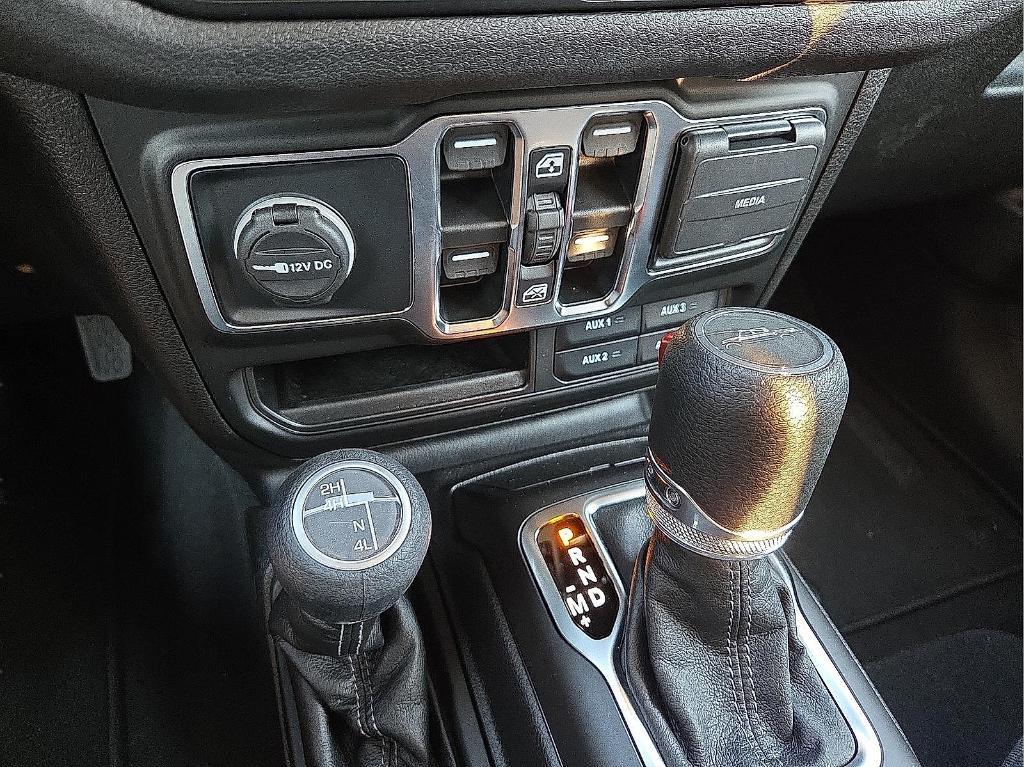 new 2025 Jeep Gladiator car, priced at $41,077