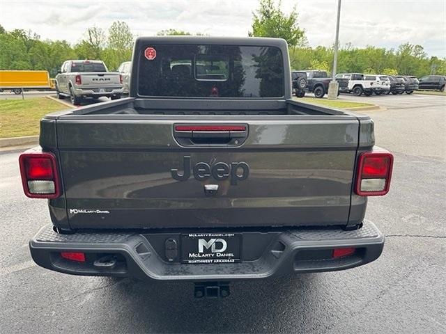 new 2025 Jeep Gladiator car, priced at $40,135