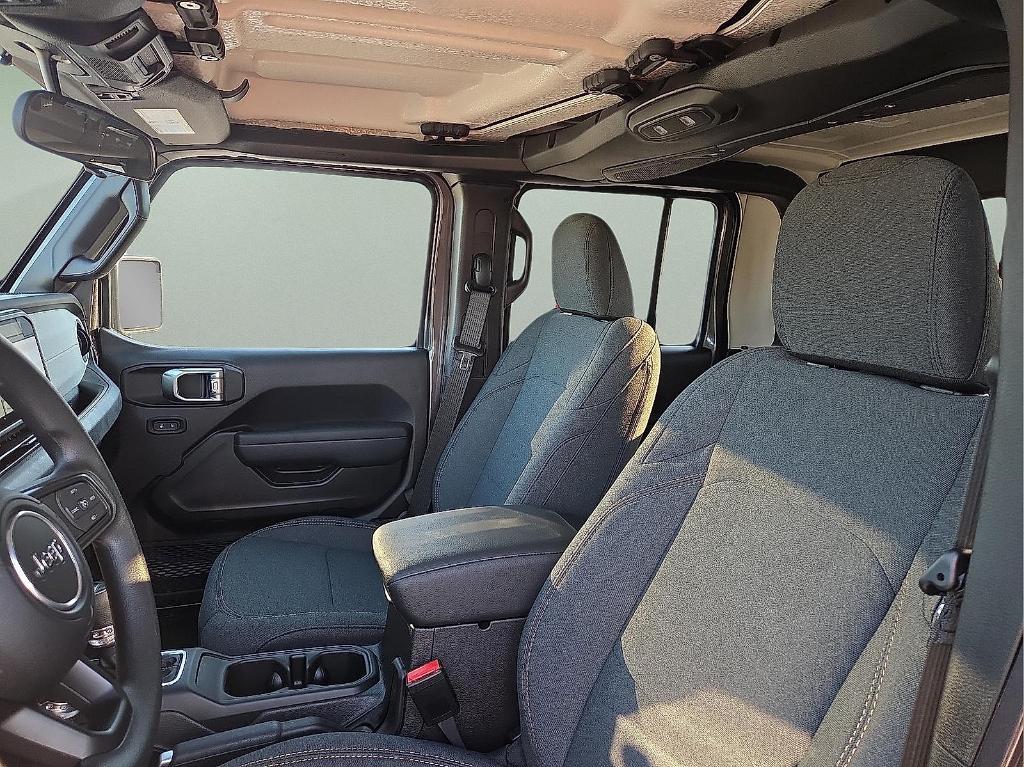 new 2025 Jeep Gladiator car, priced at $41,077