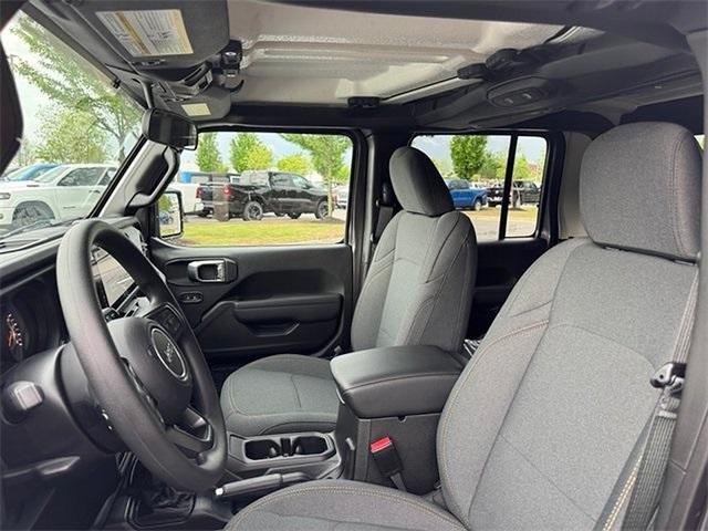 new 2025 Jeep Gladiator car, priced at $40,135