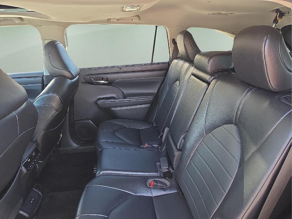 used 2023 Toyota Highlander car, priced at $32,995