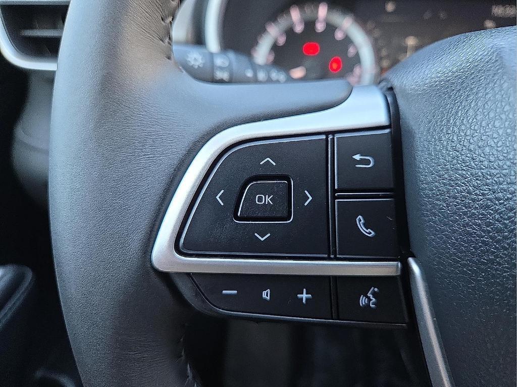 used 2023 Toyota Highlander car, priced at $32,995