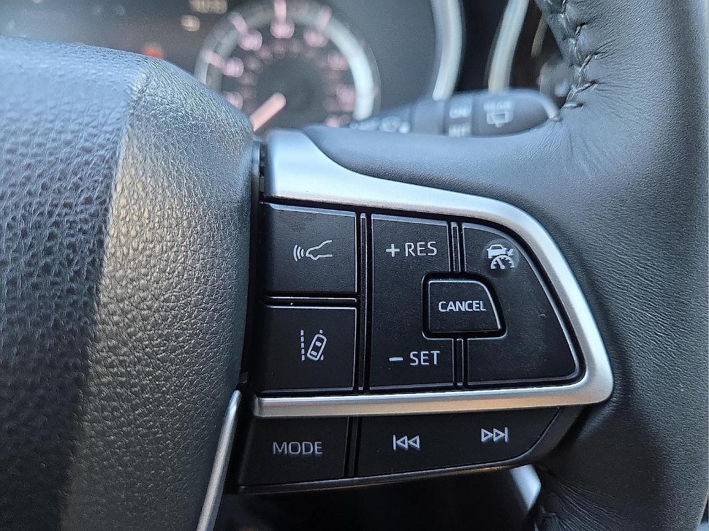 used 2023 Toyota Highlander car, priced at $32,995