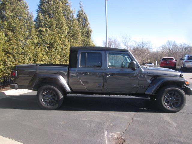 new 2024 Jeep Gladiator car, priced at $38,839